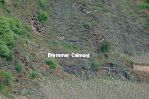 ドイツワイン　モーゼル地区。世界で一番急峻な畑ブレマーカールモント。写真は、その看板